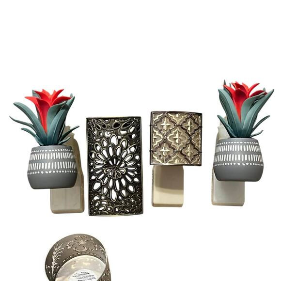 Bath and Body Works Wall Flowers Air Freshener Plug Ins Set of 6 - Picture 3 of 4